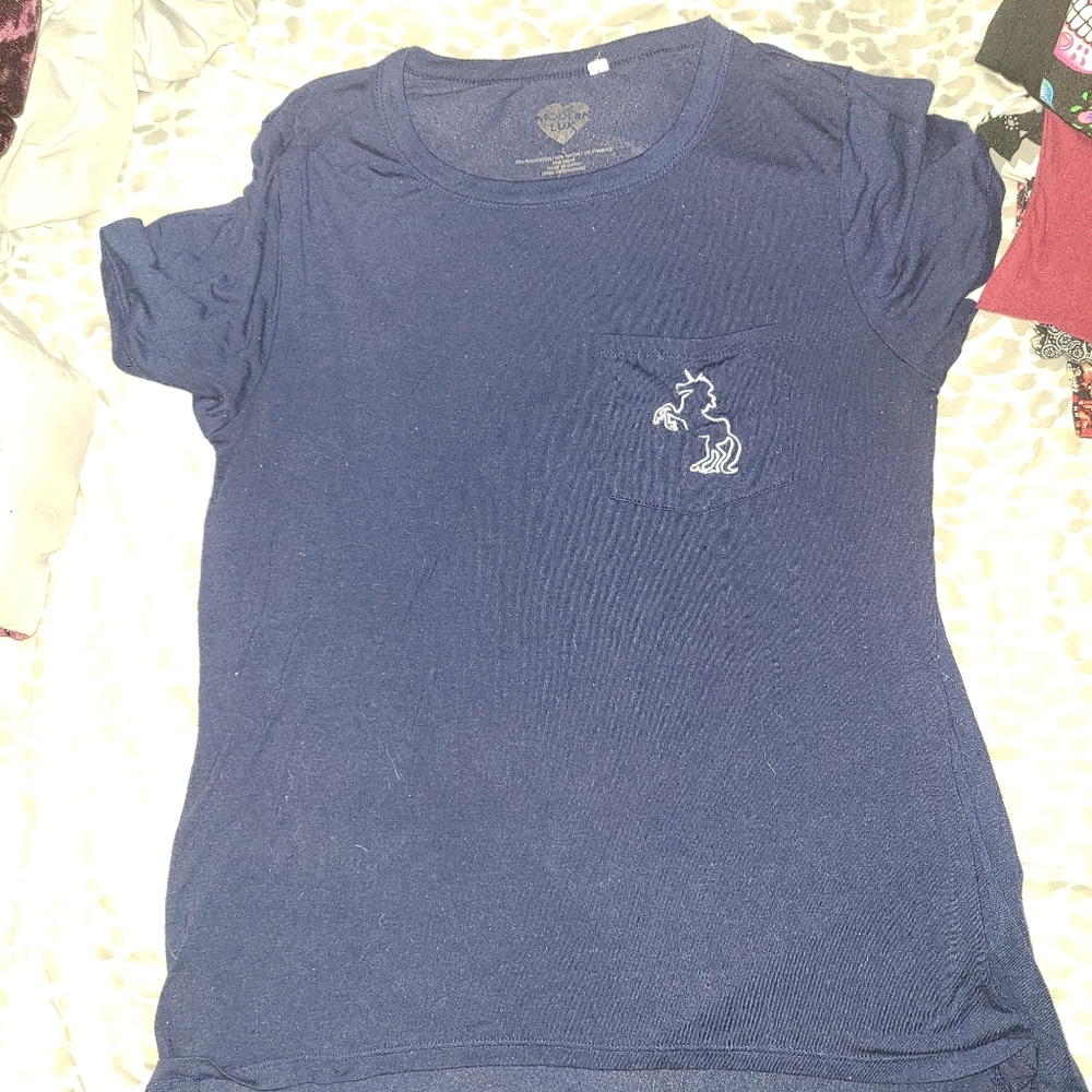 Super cute unicorn shirt with pocket